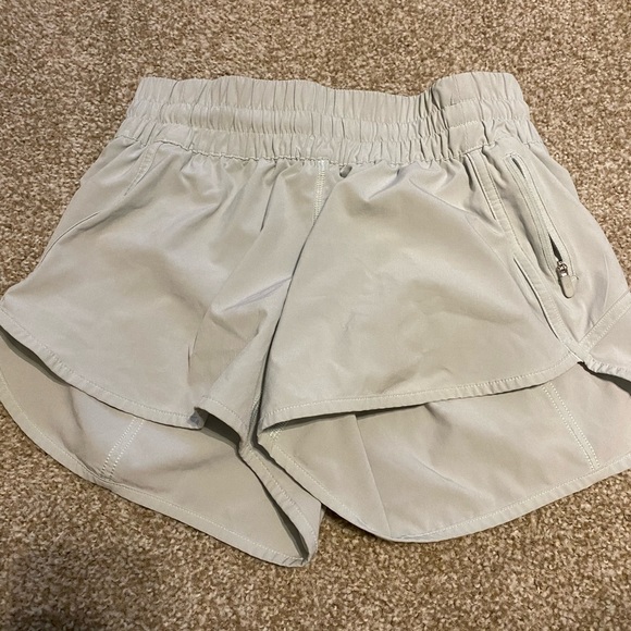 Lululemon light blue track that shorts - Picture 1 of 2